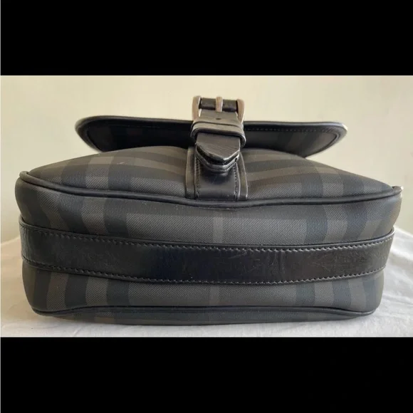 Burberry Crossbody Bag - Picture 5 of 12